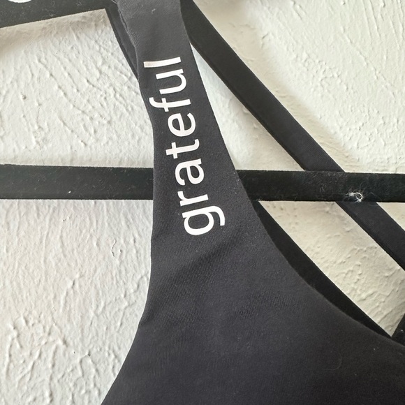 Lululemon Energy Bra “Grateful” detailing 
Black - Picture 7 of 9